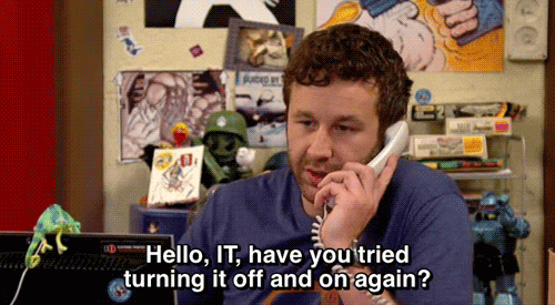 IT Crowd fire scene - MSP owner handling all the technical emergencies